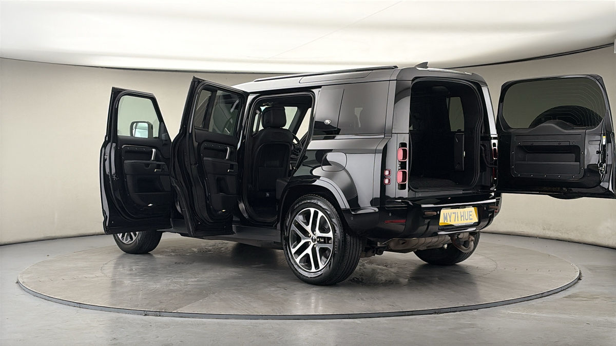 More views of Land Rover Defender 110