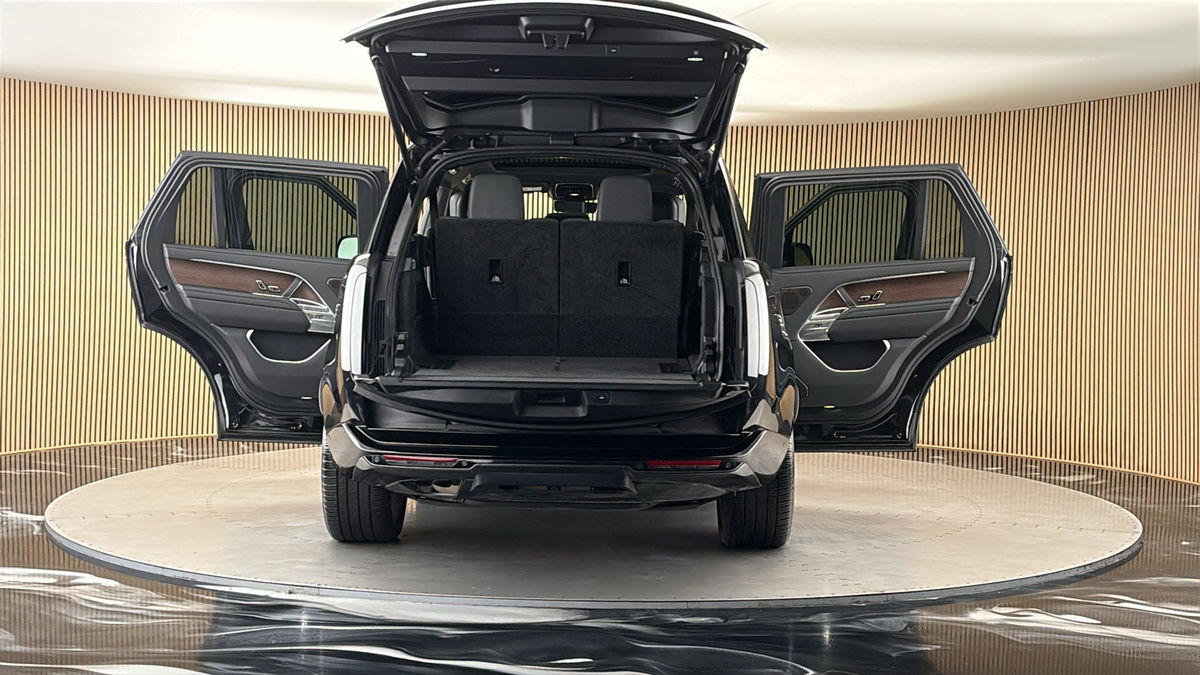 More views of Land Rover Range Rover