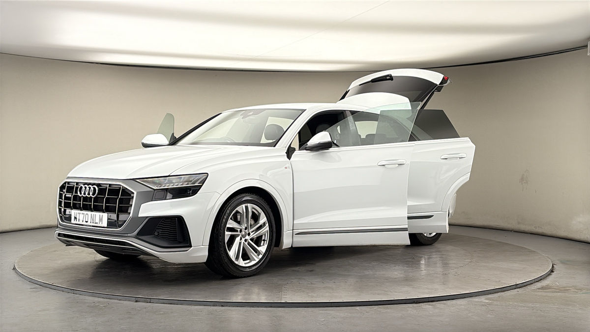 Audi Q8 Image 22