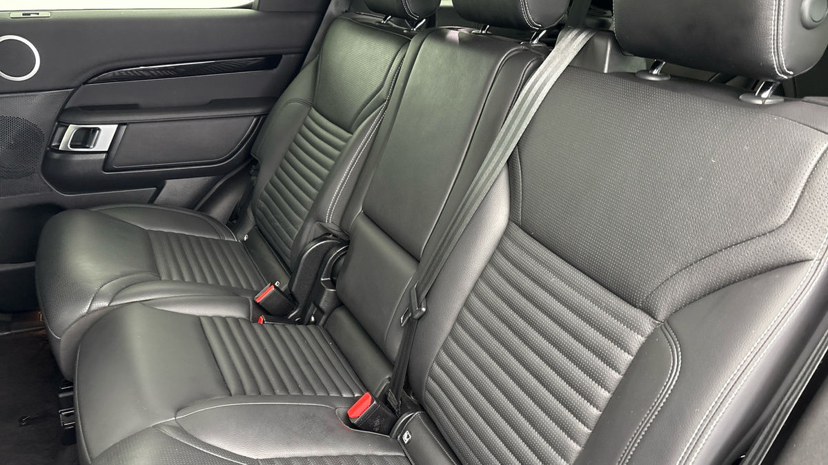 Land Rover Discovery Image 8