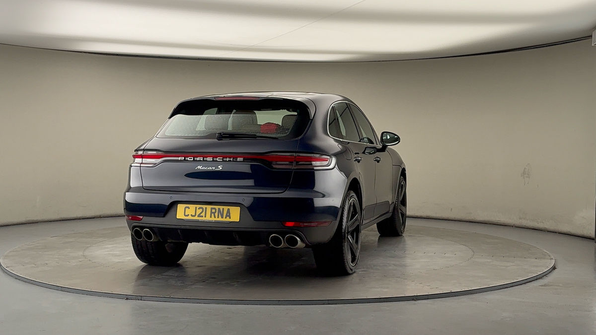 More views of Porsche Macan
