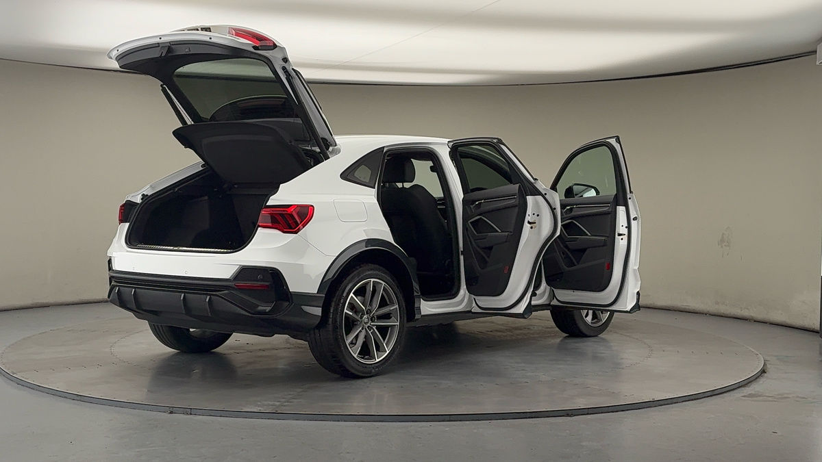More views of Audi Q3