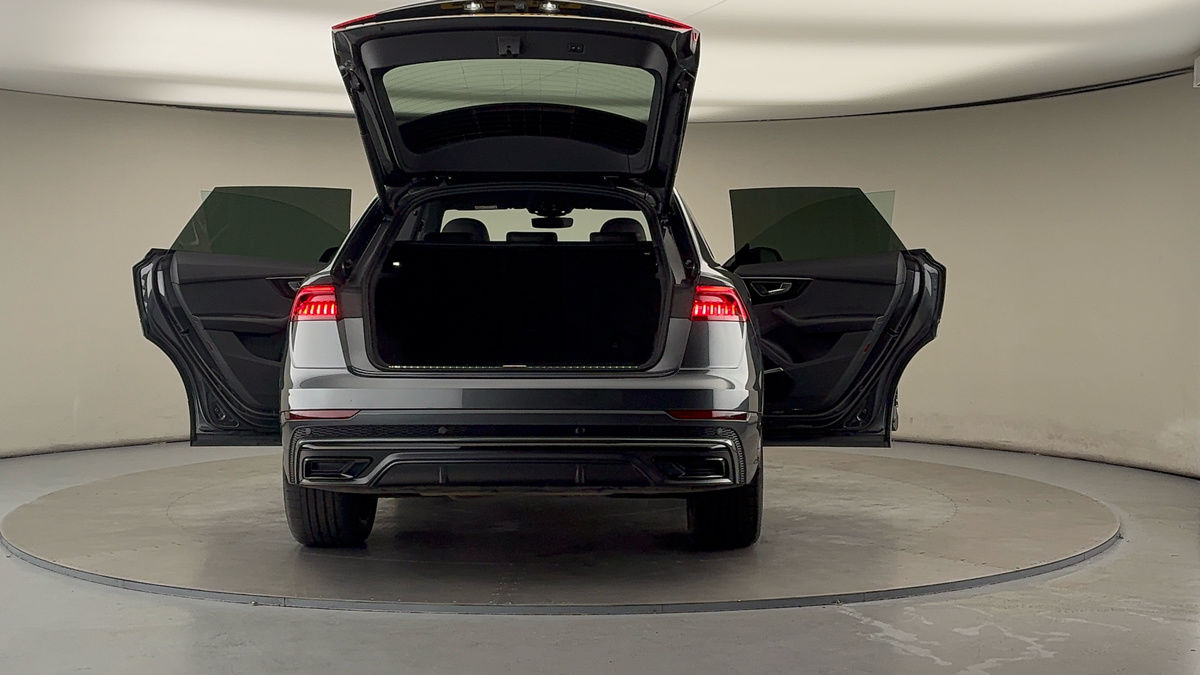 More views of Audi Q8