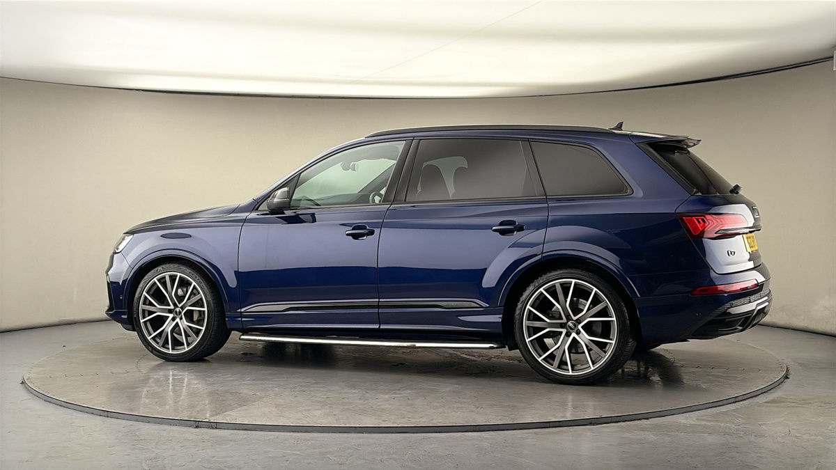 More views of Audi Q7