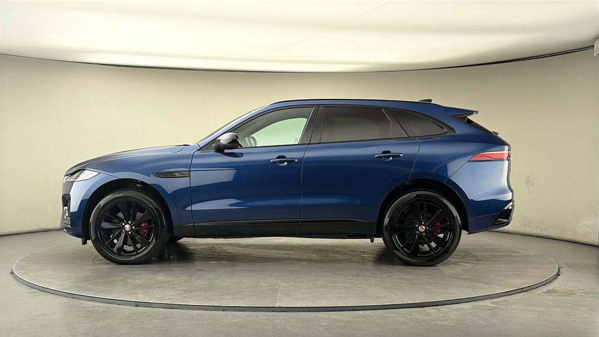 Jaguar F-PACE Image 15