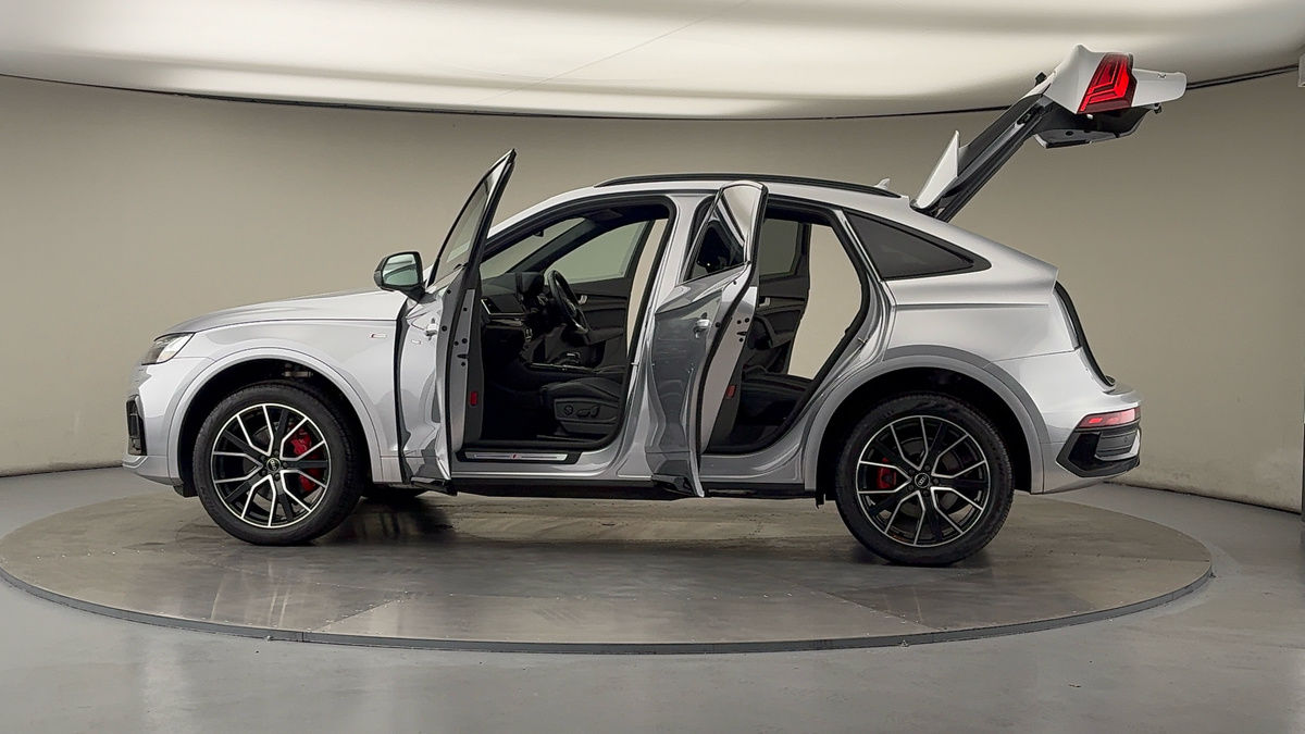 More views of Audi Q5
