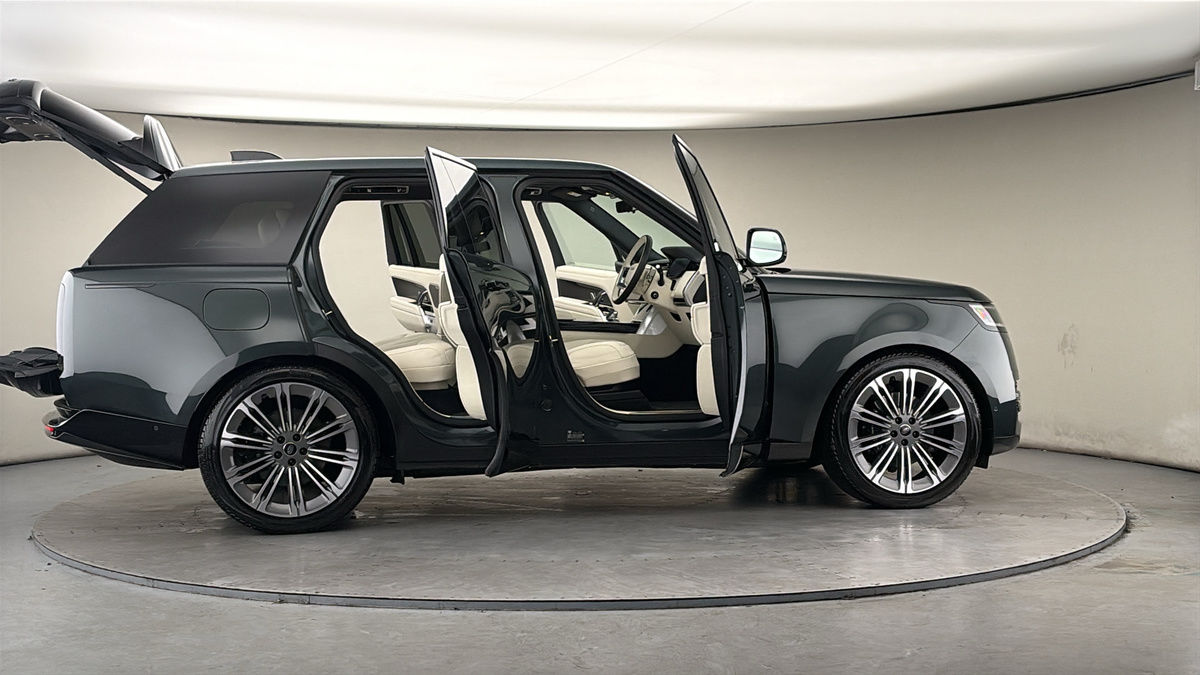 More views of Land Rover Range Rover