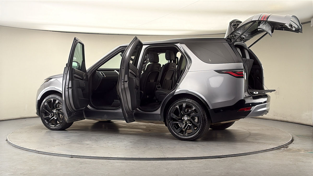 More views of Land Rover Discovery