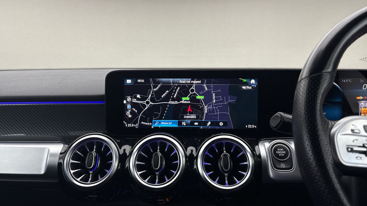 Mercedes-Benz GLB Image 17