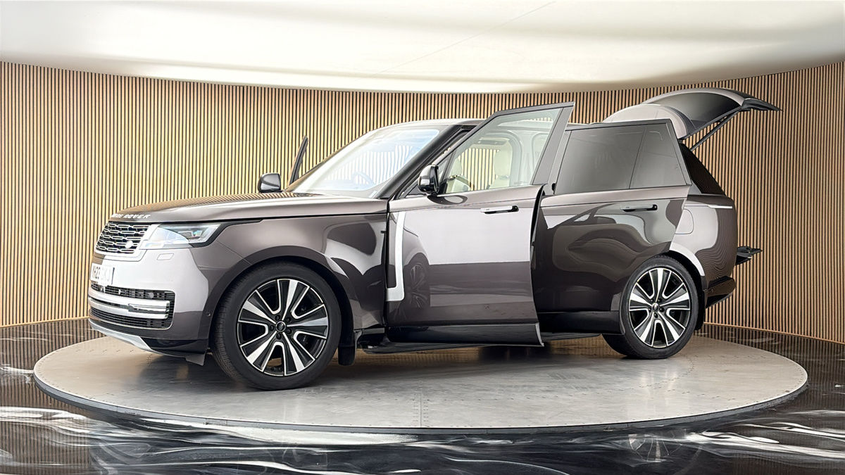 More views of Land Rover Range Rover