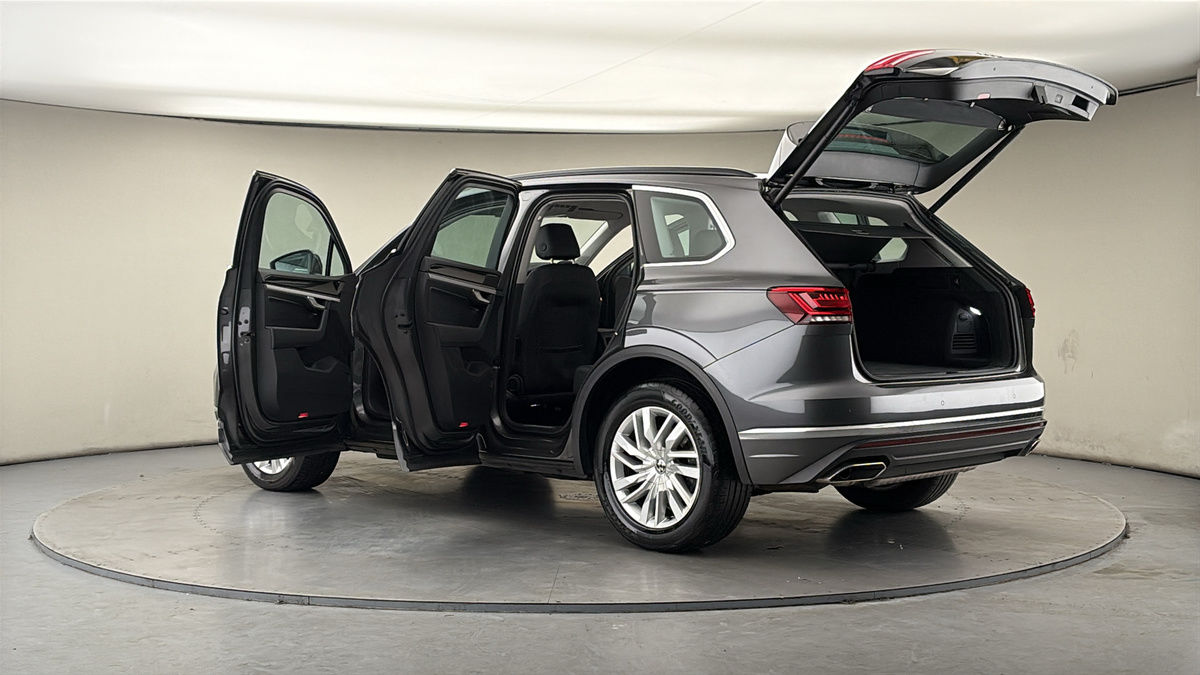 More views of Volkswagen Touareg