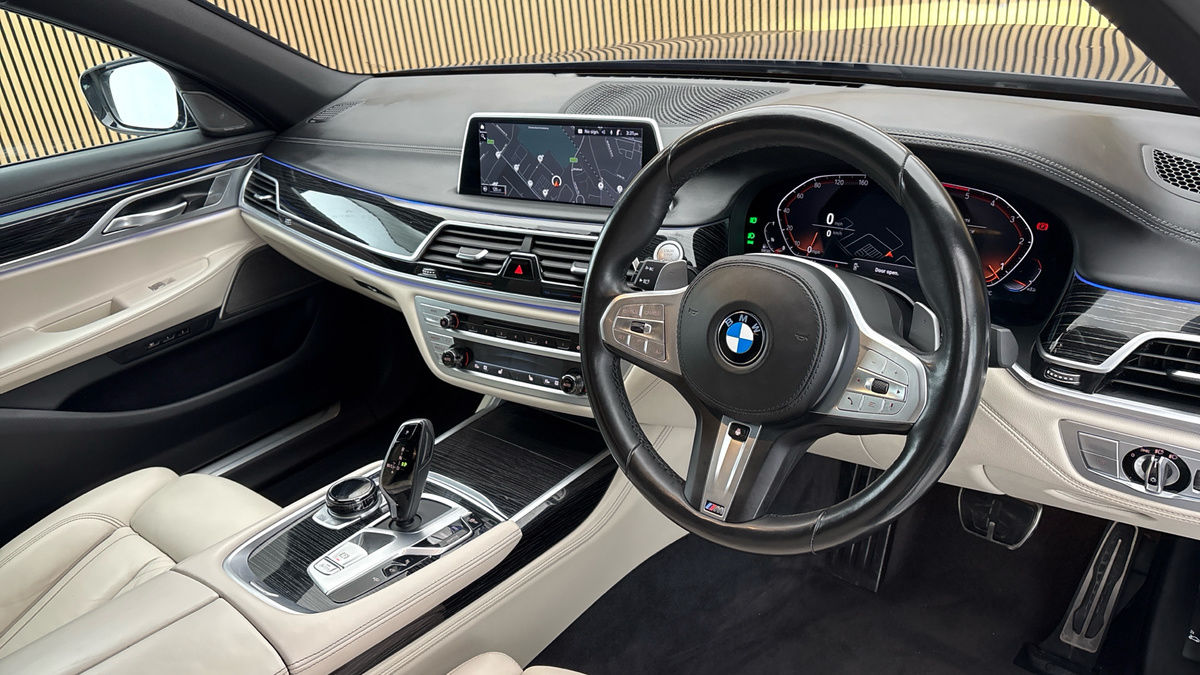 BMW 7 Series Image 5