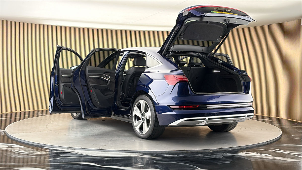 Audi e-tron Image 24