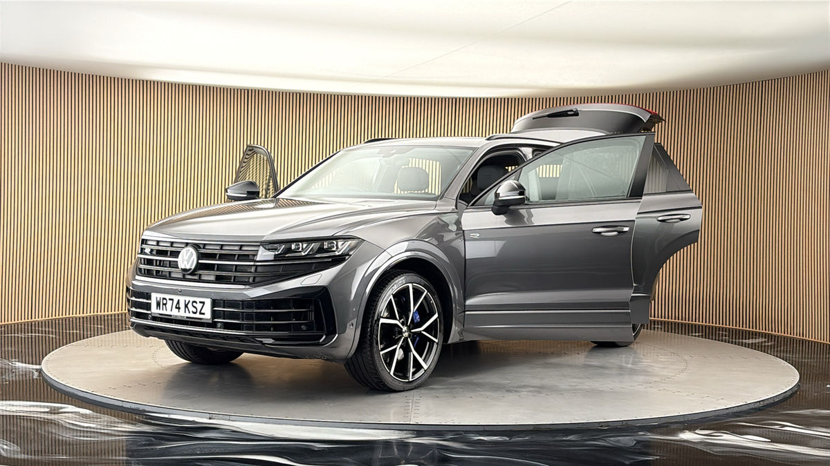 More views of Volkswagen Touareg
