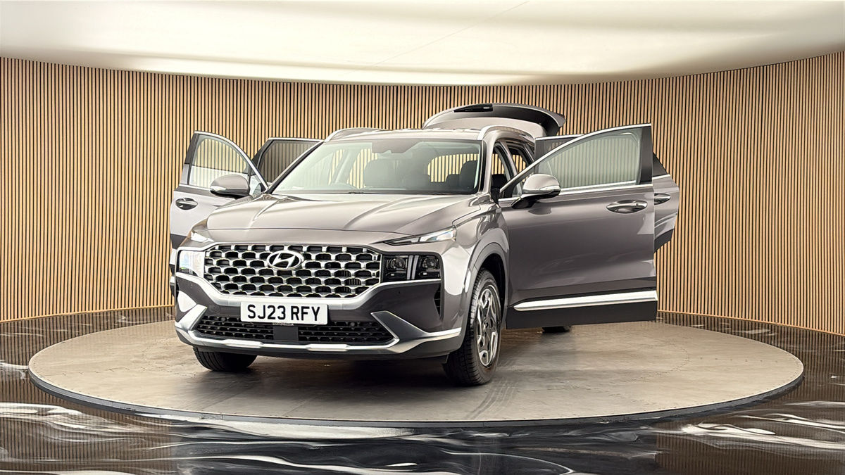 More views of Hyundai Santa Fe