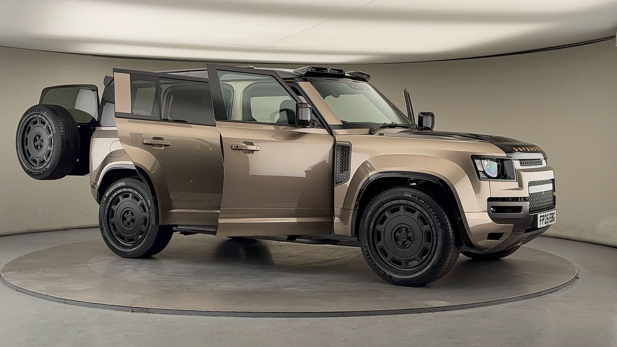 More views of Land Rover Defender 110