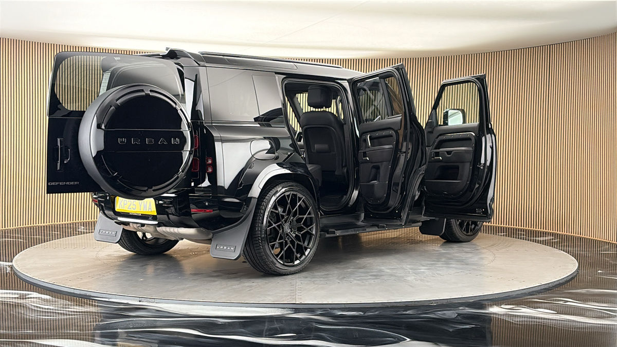 More views of Land Rover Defender 110