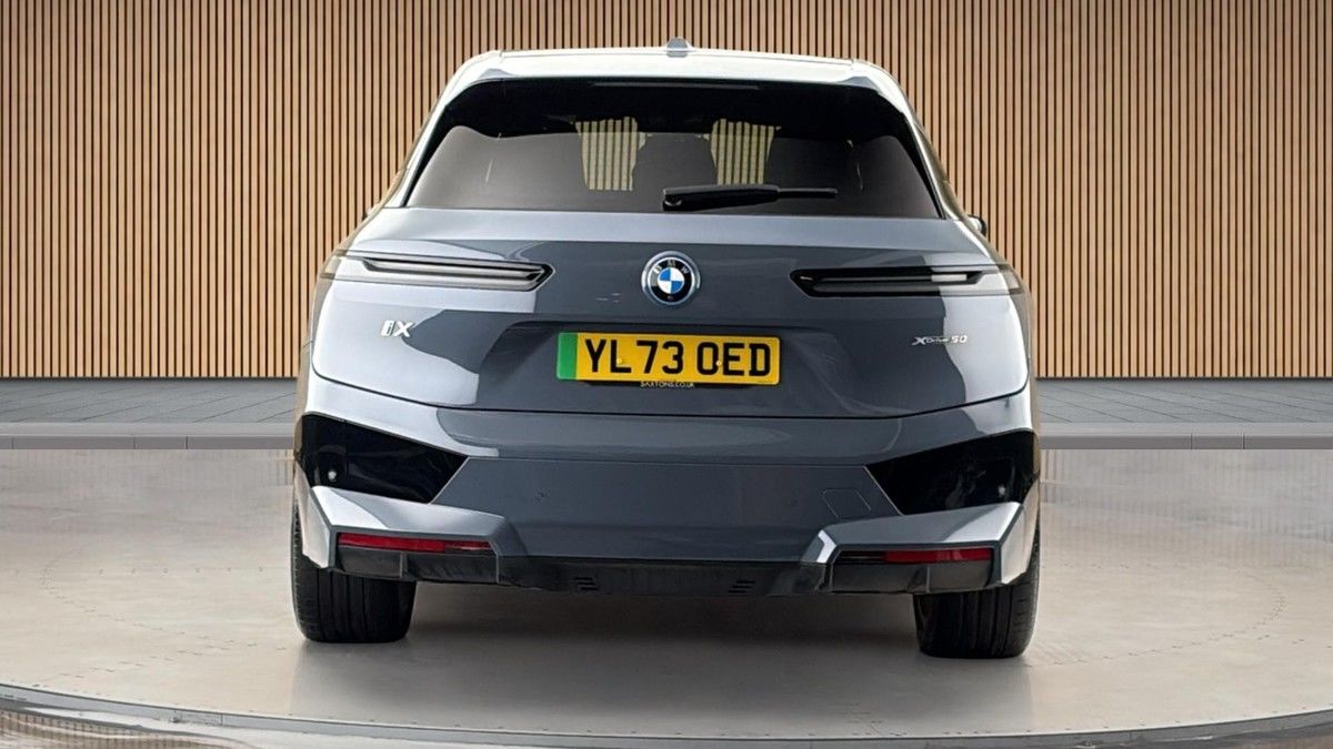 BMW iX Image 4
