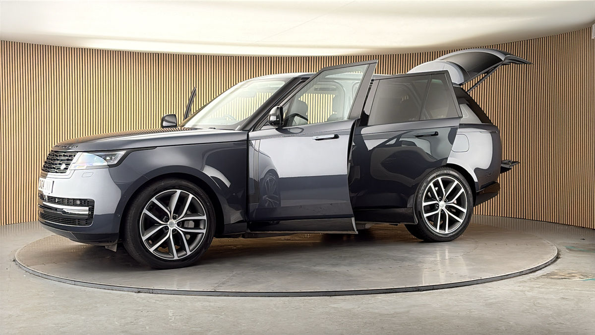 More views of Land Rover Range Rover