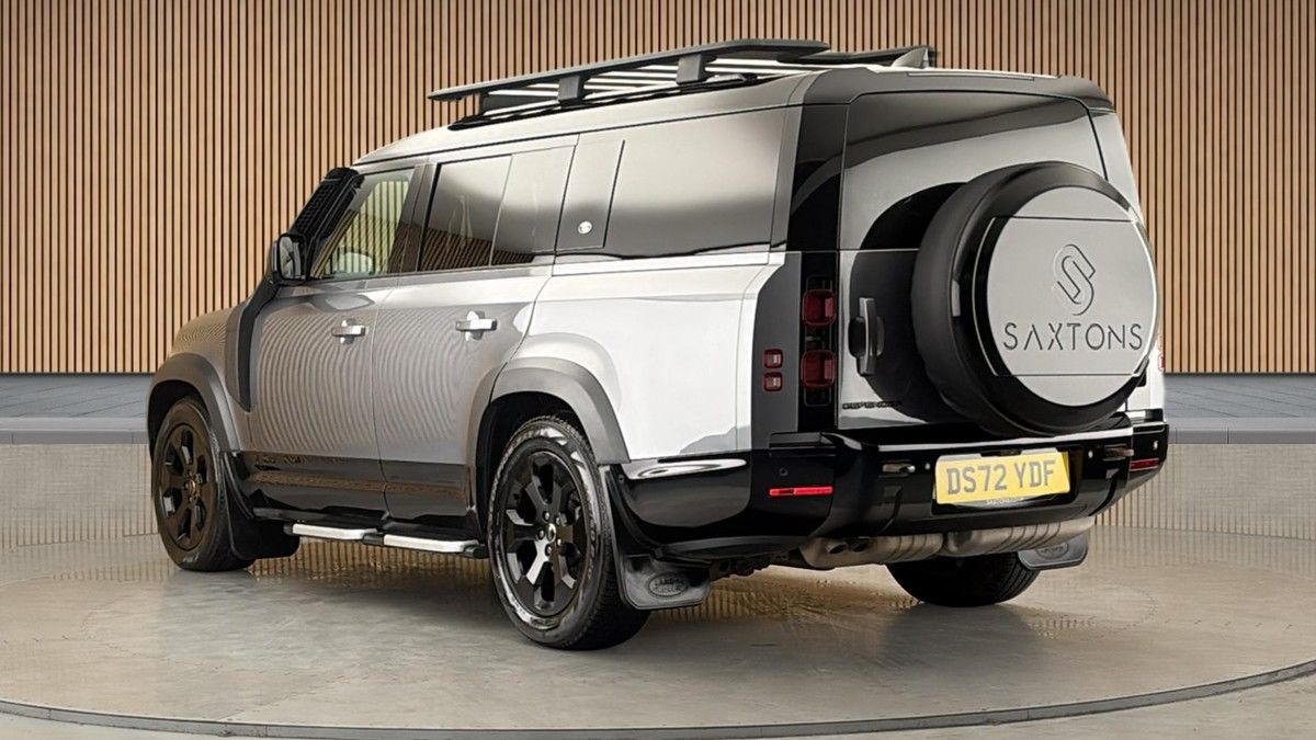 Land Rover Defender 130 Image 2