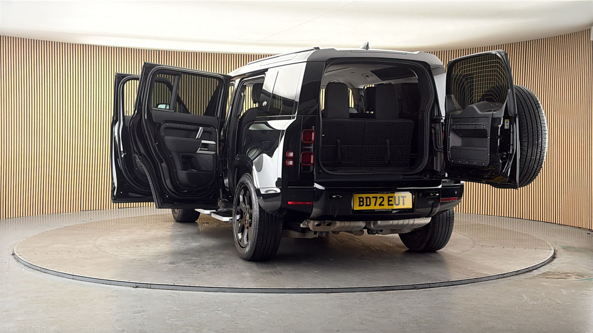 More views of Land Rover Defender 110