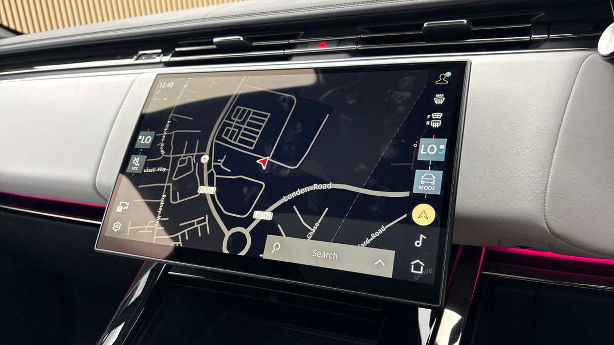 Land Rover Range Rover Sport Urban Image 17