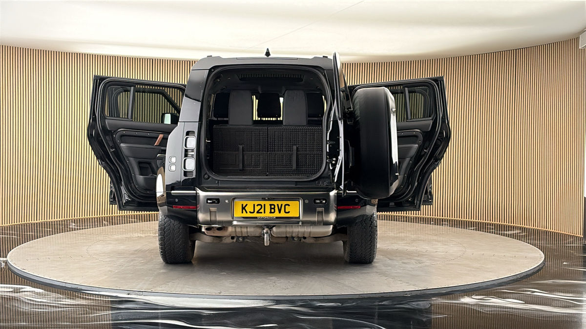 More views of Land Rover Defender 110