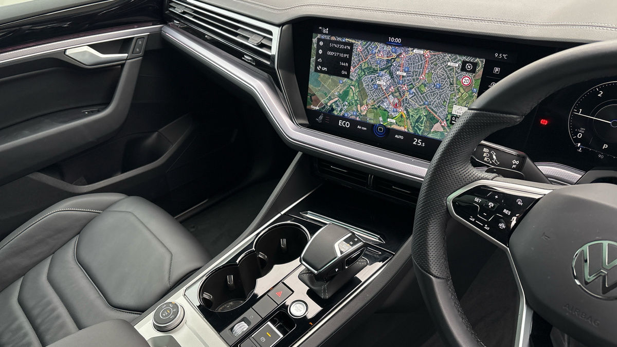 Volkswagen Touareg Image 18