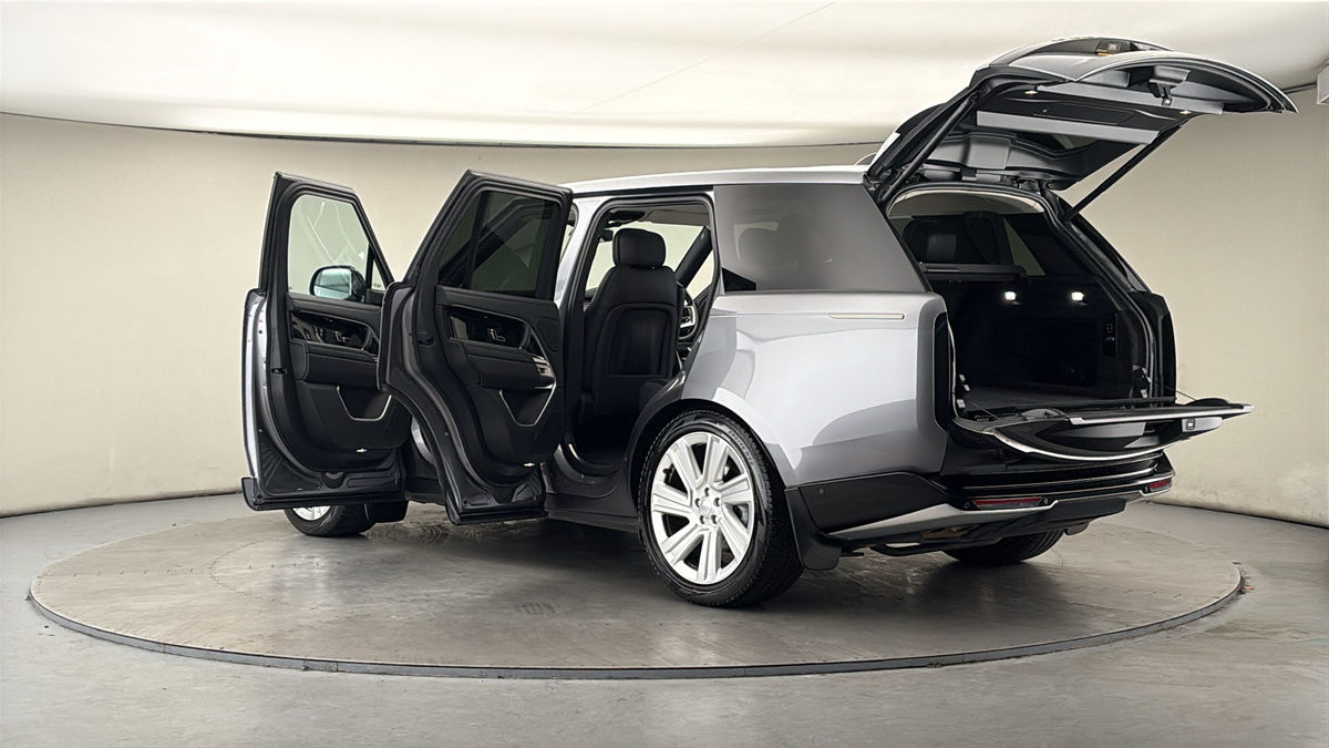 More views of Land Rover Range Rover