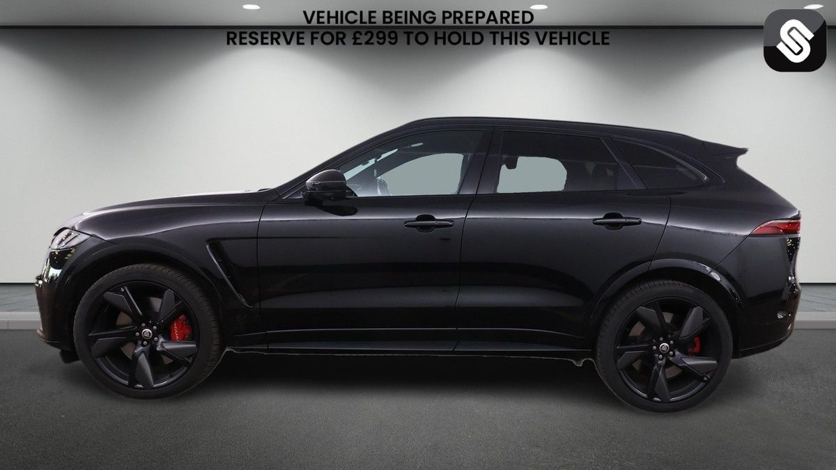 Jaguar F-PACE Image 6
