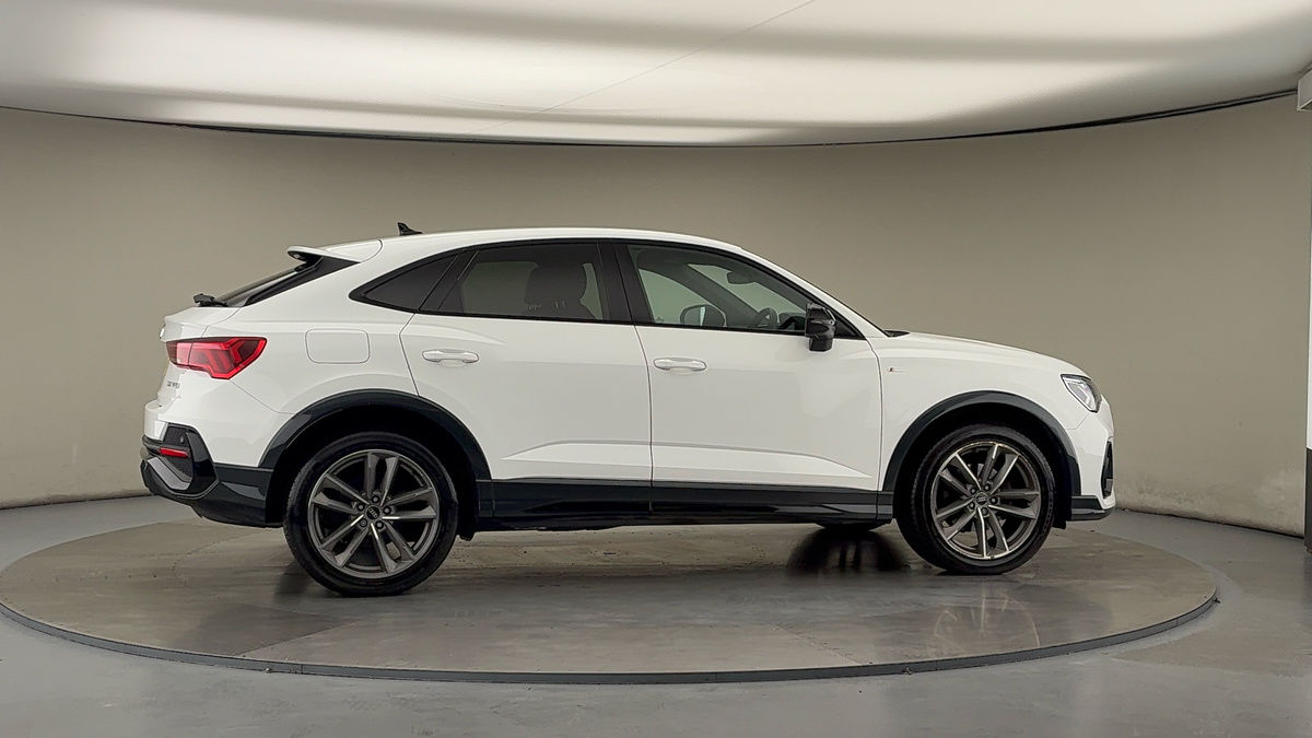 More views of Audi Q3