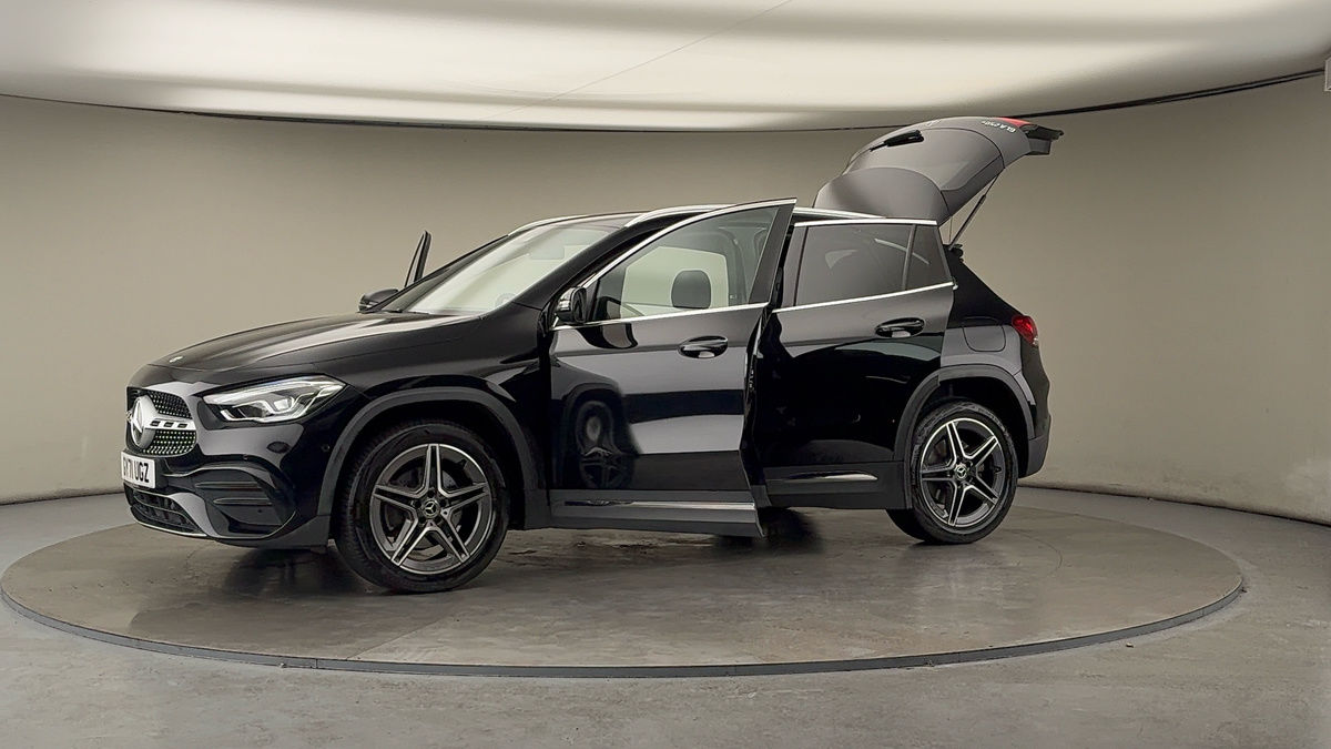 More views of Mercedes-Benz GLA