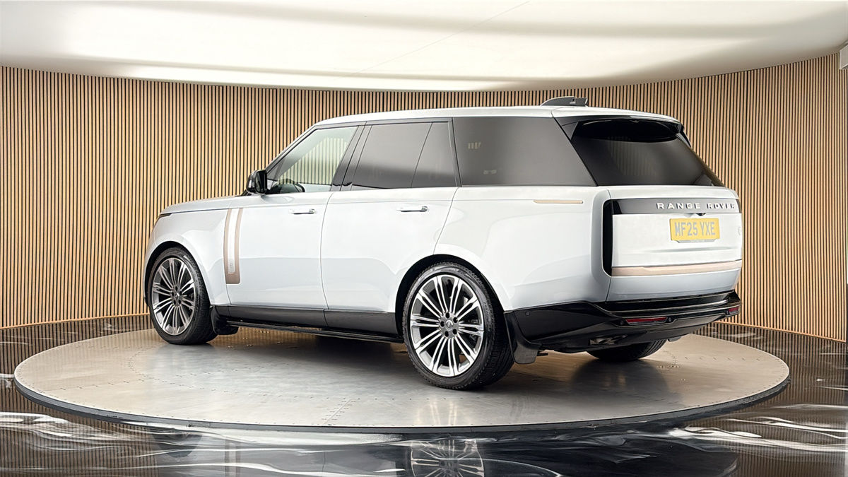 More views of Land Rover Range Rover