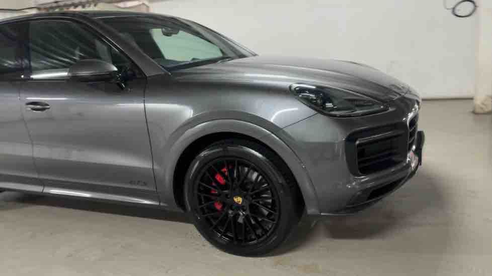 More views of Porsche Cayenne