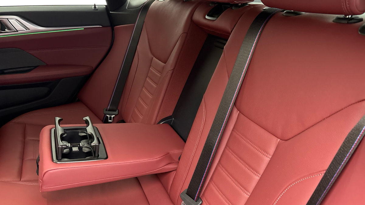 BMW i4 Image 9