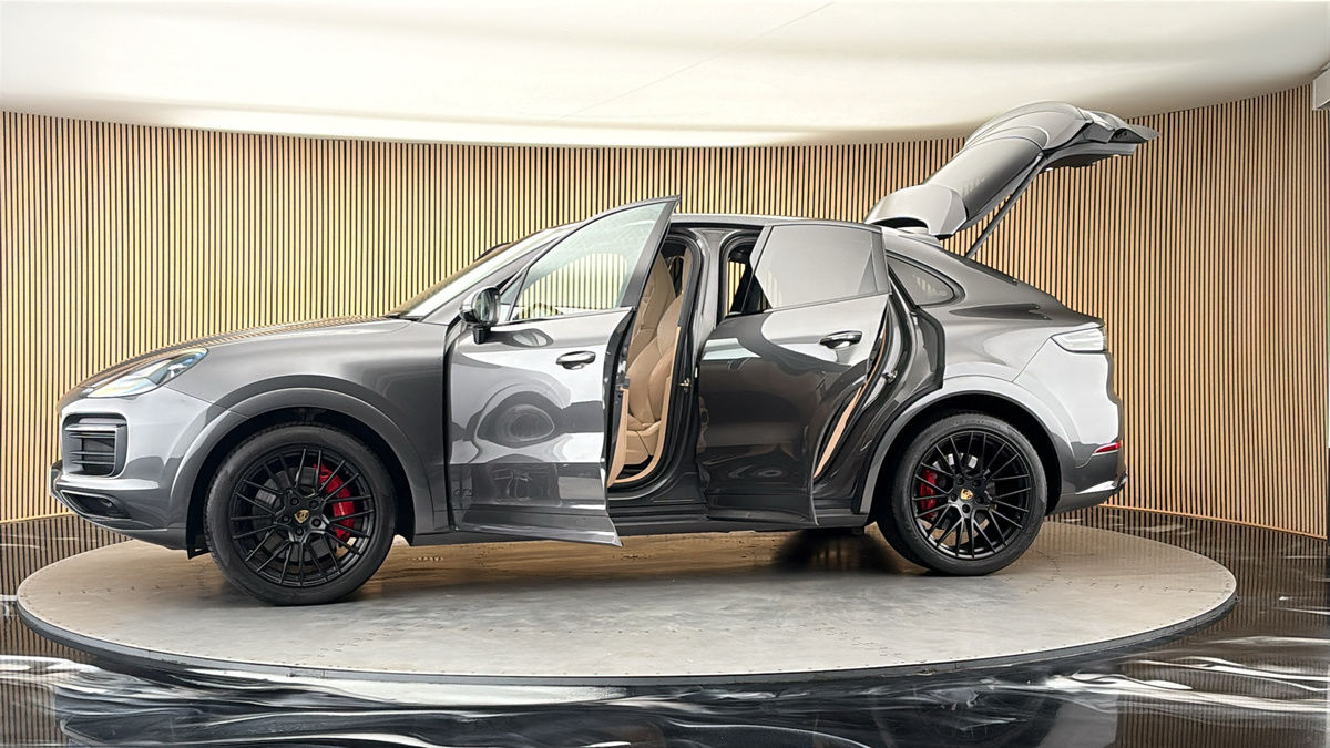 More views of Porsche Cayenne