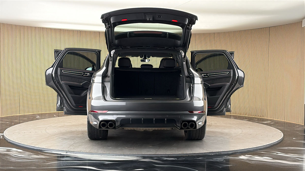 More views of Porsche Cayenne