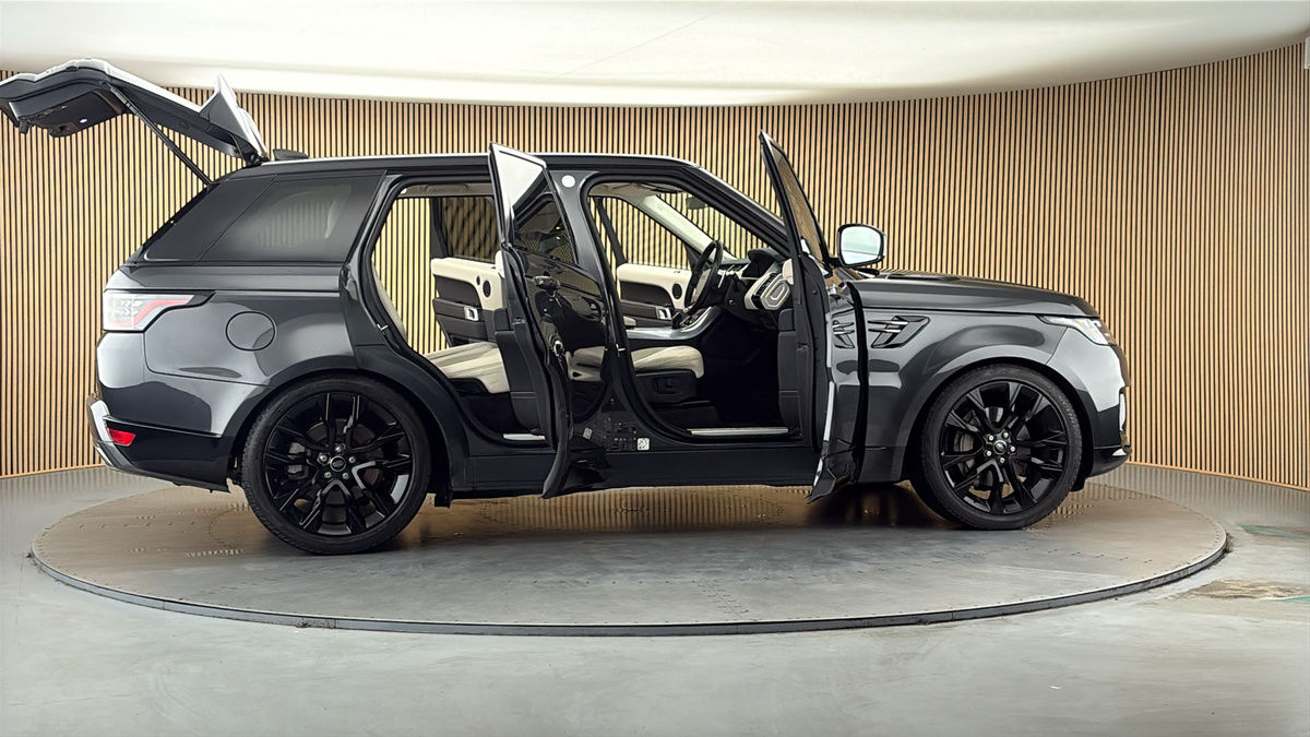 More views of Land Rover Range Rover Sport