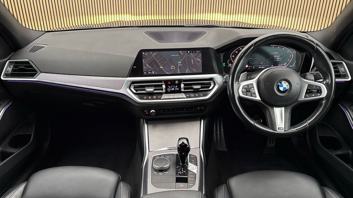 BMW 3 Series Image 12