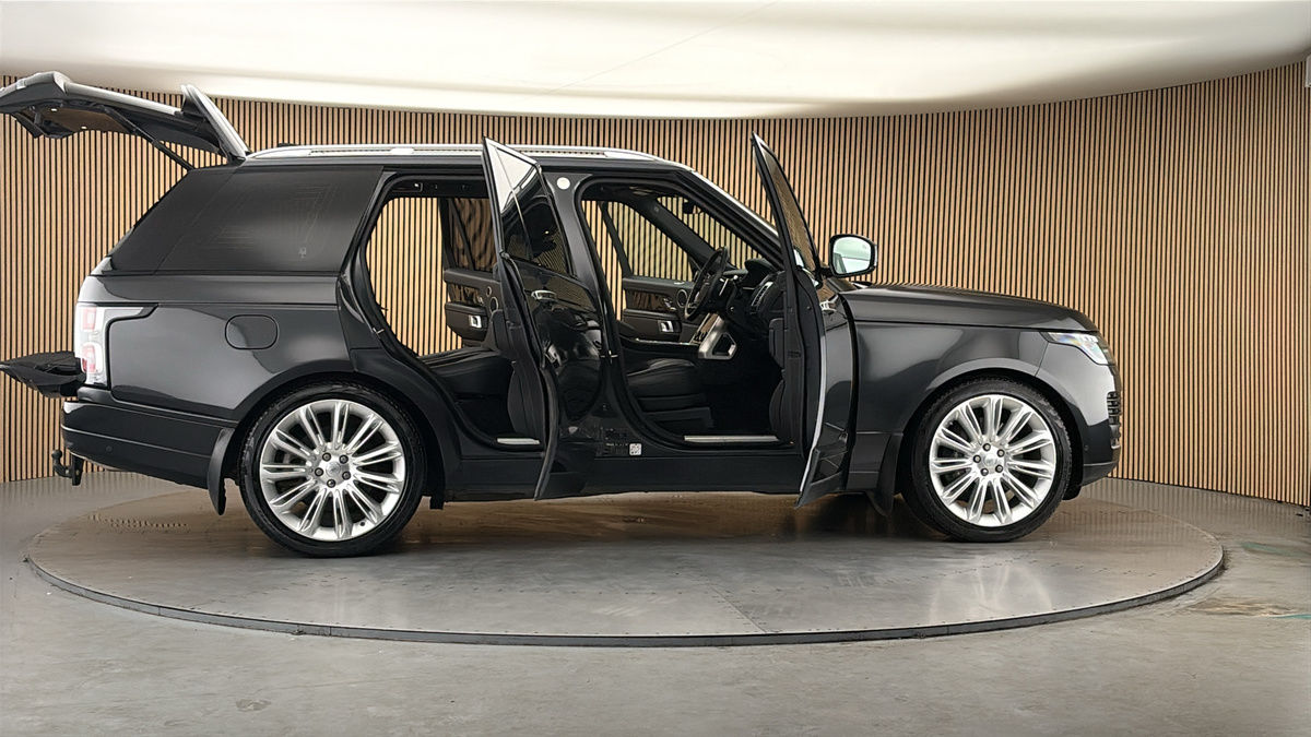 More views of Land Rover Range Rover
