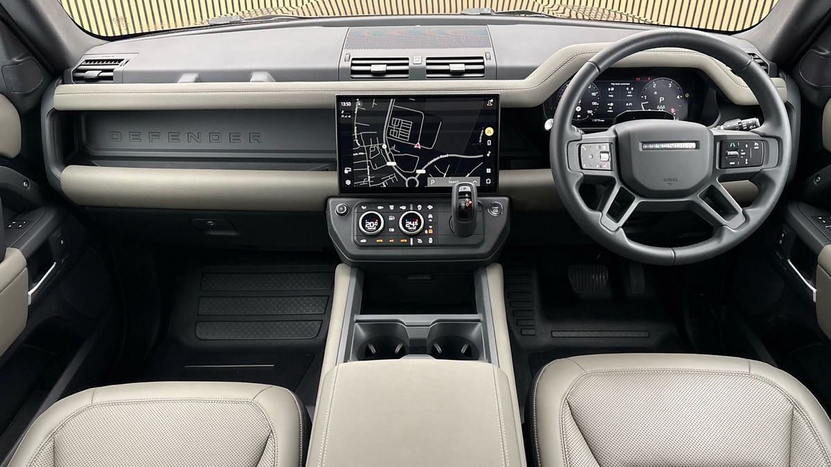 Land Rover Defender 110 Image 12