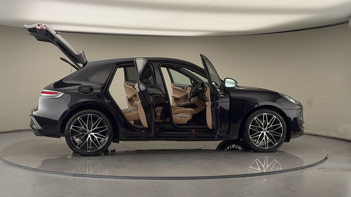 More views of Porsche Macan