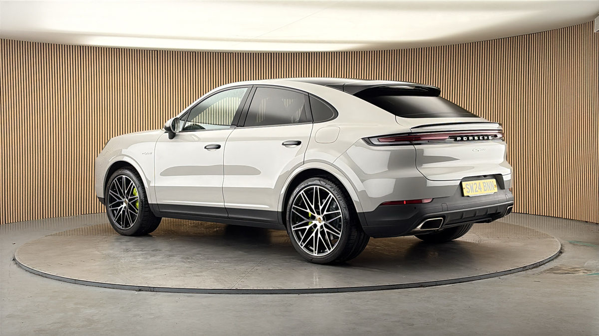 More views of Porsche Cayenne