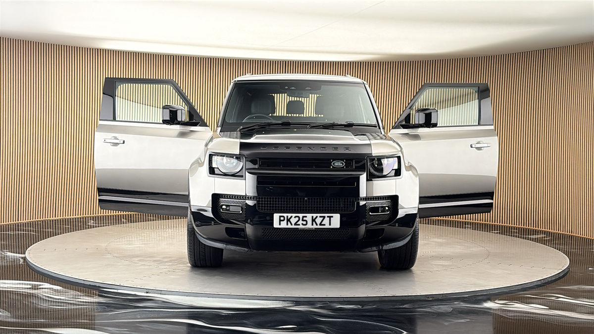 More views of Land Rover Defender 90
