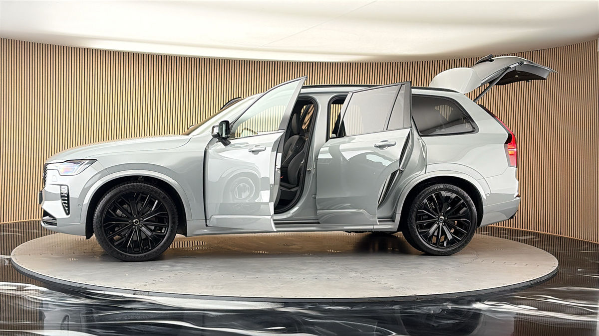 More views of Volvo XC90