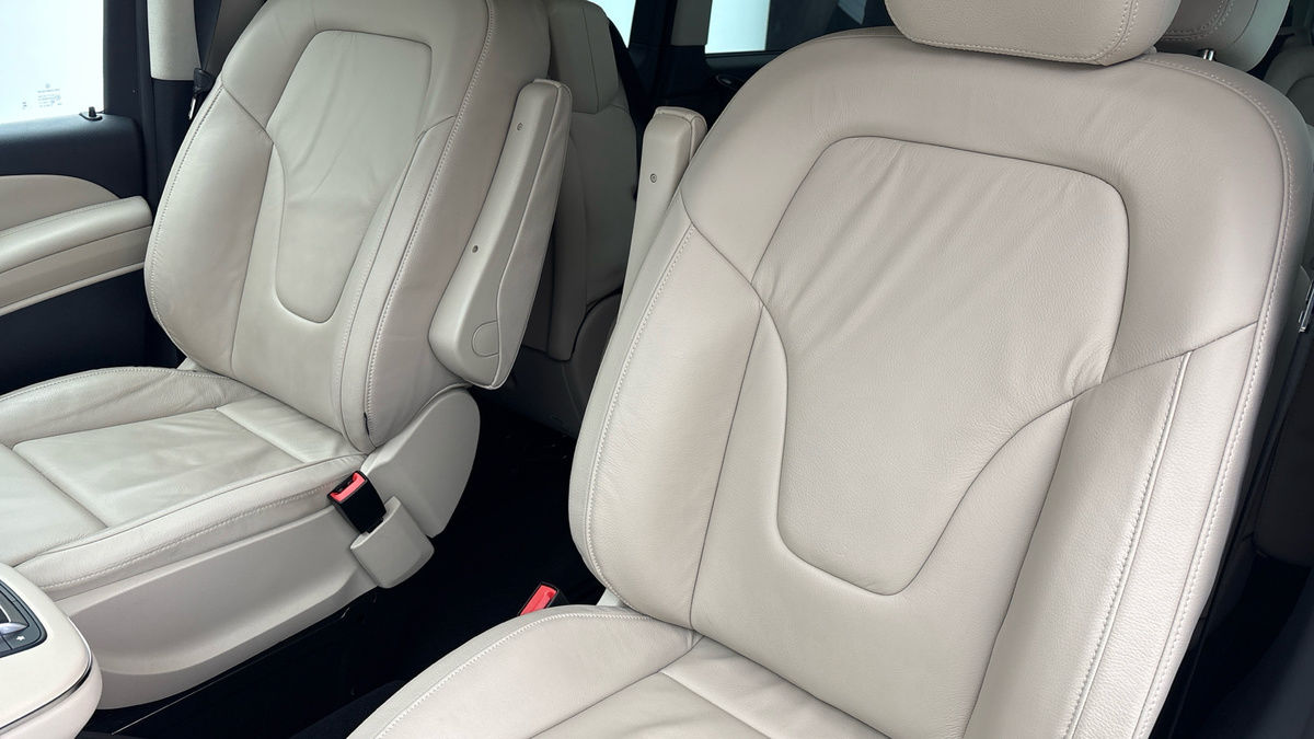 Mercedes-Benz V Class Image 7