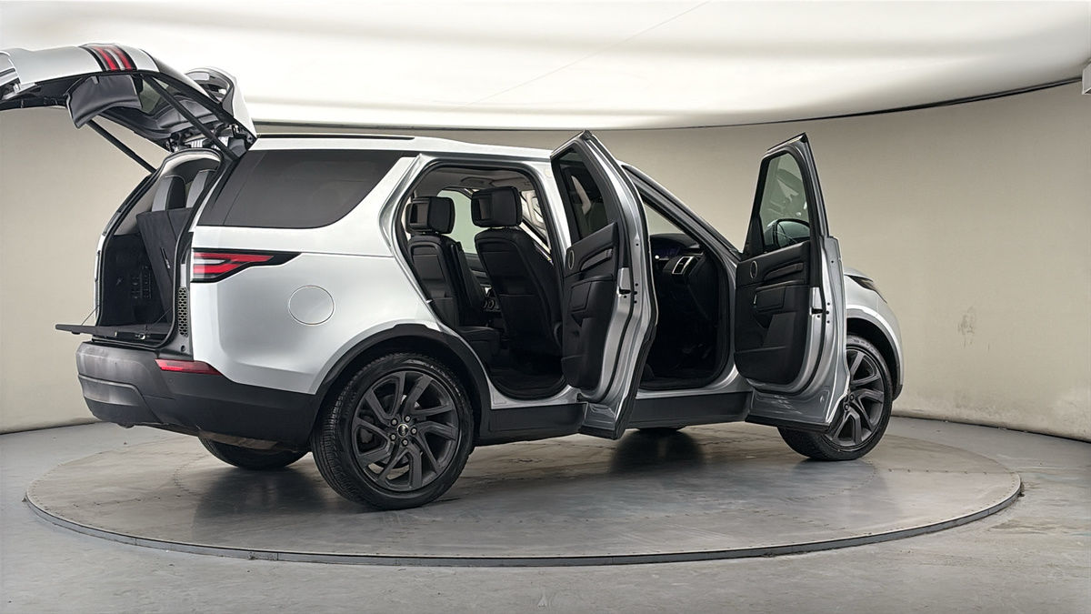 More views of Land Rover Discovery