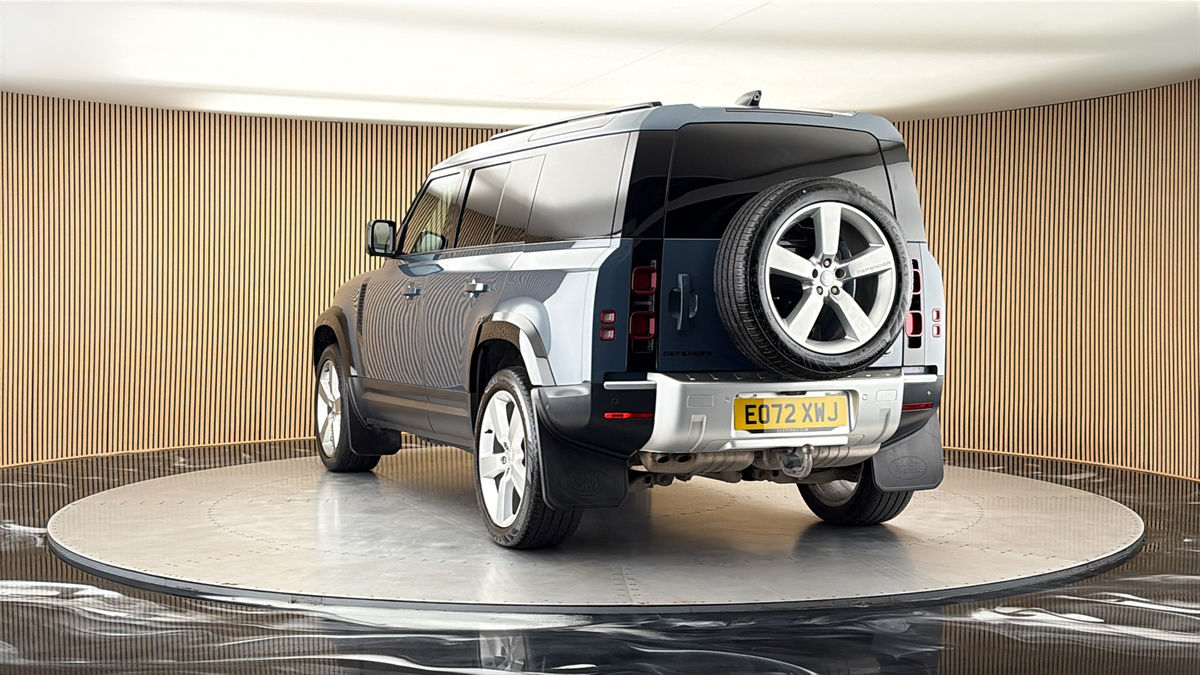More views of Land Rover Defender 110