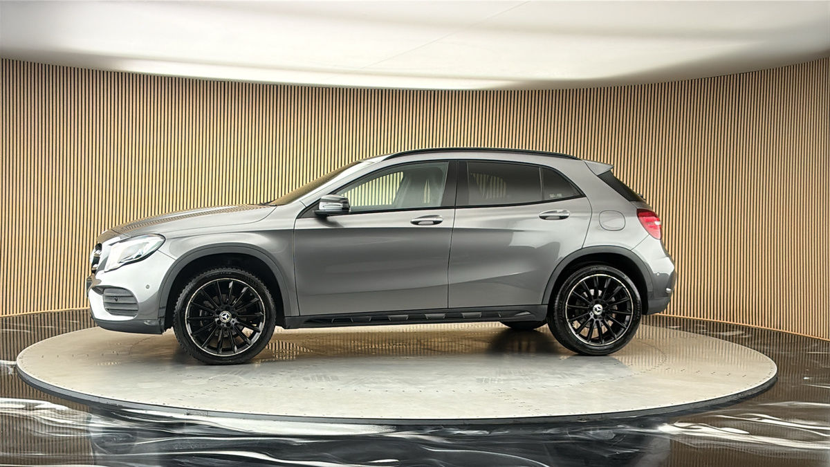 More views of Mercedes-Benz GLA