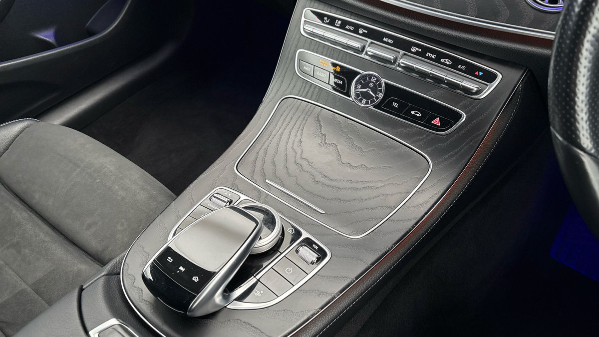 Mercedes-Benz E Class Image 18